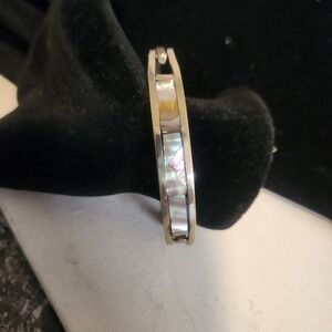 Vintage Mother of Pearl Abalone Inlay Gold Tone Hinged Bangle Bracelet